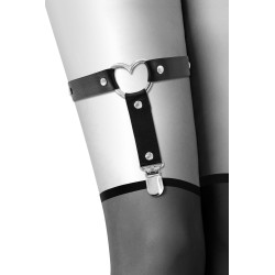Jarretière noire avec coeur métal et rivets 